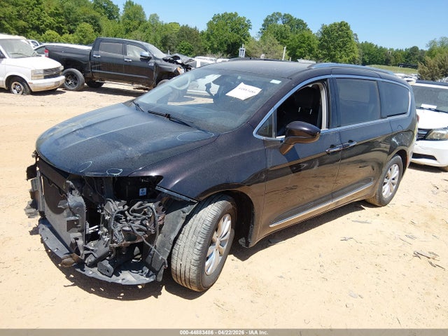 44883486 :رقم المزاد ، 2C4RC1BG0JR353599 vin ، 2018 Chrysler Pacifica Touring L مزاد بيع