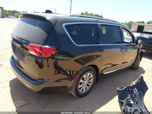 44883486 :رقم المزاد ، 2C4RC1BG0JR353599 vin ، 2018 Chrysler Pacifica Touring L مزاد بيع
