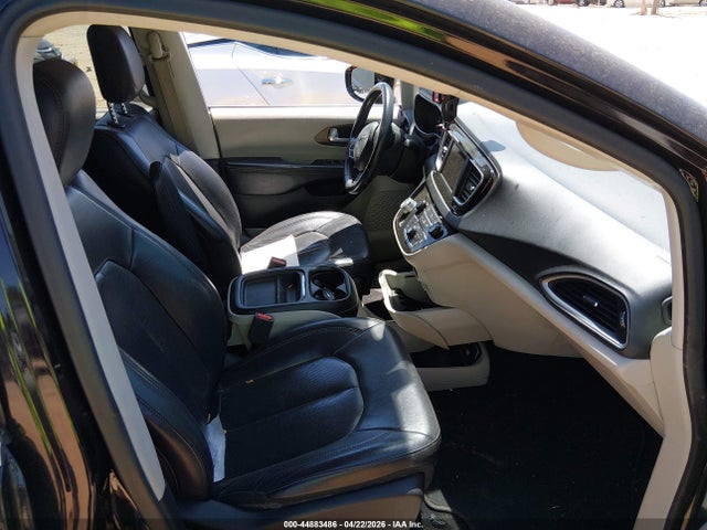 44883486 :رقم المزاد ، 2C4RC1BG0JR353599 vin ، 2018 Chrysler Pacifica Touring L مزاد بيع