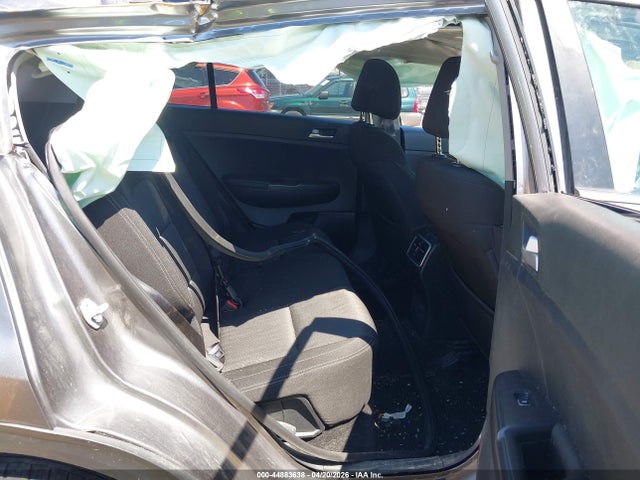 KNDPMCAC6H7128212 KIA Sportage Lx