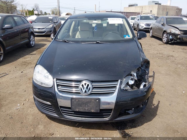 Продаж на аукціоні авто 2010 Volkswagen Jetta Limited Edition, vin: 3VWRZ7AJ4AM105648, номер лоту: 44883670