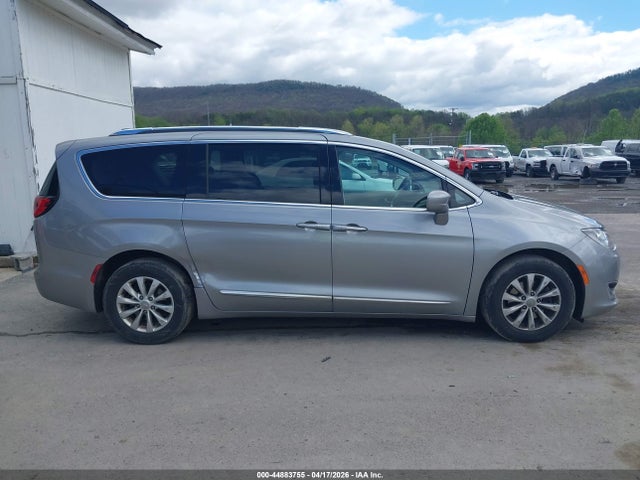 Продаж на аукціоні авто 2019 Chrysler Pacifica Touring L, vin: 2C4RC1BG2KR650343, номер лоту: 44883755