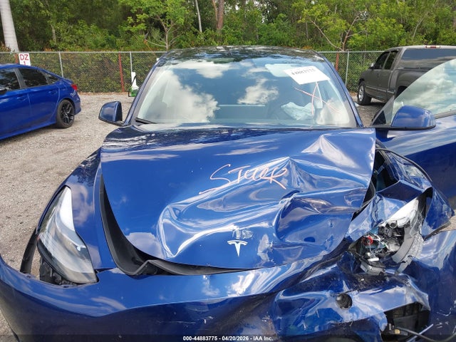 2024 Tesla Model Y Long Range Single Motor Rear-wheel Drive/rwd მანქანა იყიდება აუქციონზე, vin: 7SAYGDED3RF207310, აუქციონის ნომერი: 44883775
