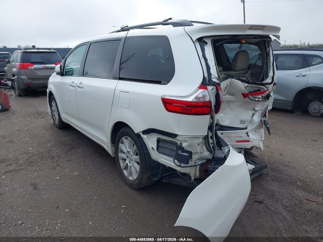 2015 Toyota Sienna Xle Premium 7 Passenger მანქანა იყიდება აუქციონზე, vin: 5TDDK3DC9FS117633, აუქციონის ნომერი: 44883865