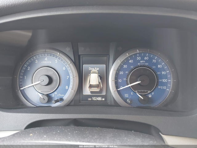 2015 Toyota Sienna Xle Premium 7 Passenger მანქანა იყიდება აუქციონზე, vin: 5TDDK3DC9FS117633, აუქციონის ნომერი: 44883865