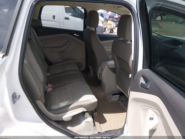 1FMCU0G75GUB31864 Ford ESCAPE SE