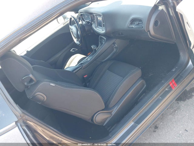 44883917 :رقم المزاد ، 2C3CDZGG7MH530013 vin ، 2021 Dodge Challenger Sxt Awd مزاد بيع