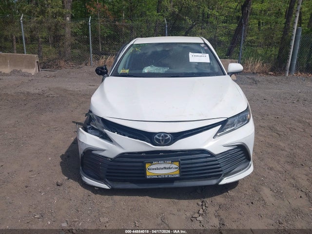 Aukcja sprzedaży 2021 Toyota Camry Le, vin: 4T1C11AK2MU587845, numer aukcji: 44884018