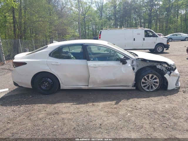 Aukcja sprzedaży 2021 Toyota Camry Le, vin: 4T1C11AK2MU587845, numer aukcji: 44884018