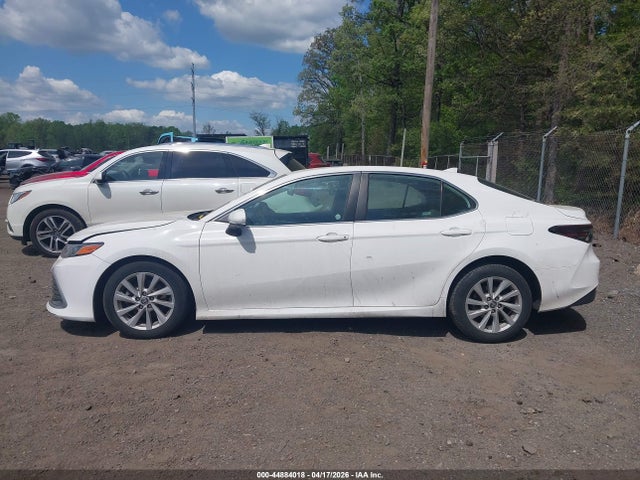 Aukcja sprzedaży 2021 Toyota Camry Le, vin: 4T1C11AK2MU587845, numer aukcji: 44884018