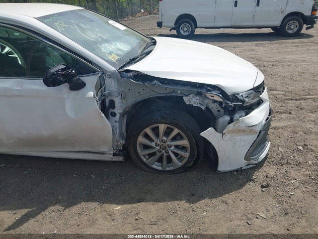 Aukcja sprzedaży 2021 Toyota Camry Le, vin: 4T1C11AK2MU587845, numer aukcji: 44884018