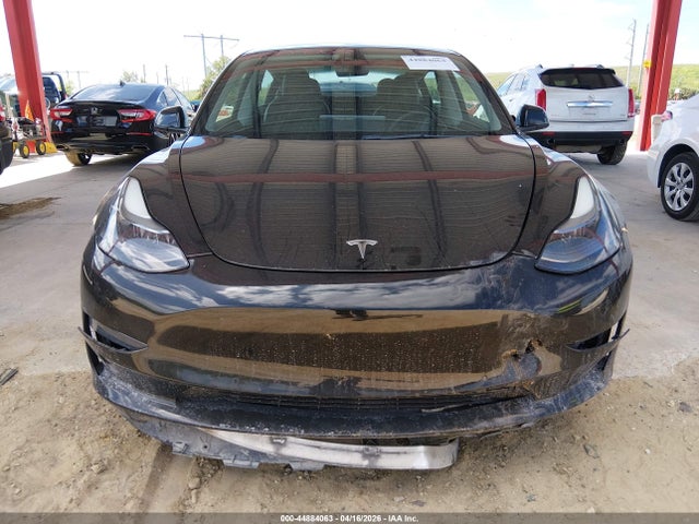 44884063 :رقم المزاد ، 5YJ3E1EA8MF095131 vin ، 2021 Tesla Model 3 مزاد بيع