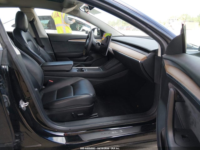 44884063 :رقم المزاد ، 5YJ3E1EA8MF095131 vin ، 2021 Tesla Model 3 مزاد بيع
