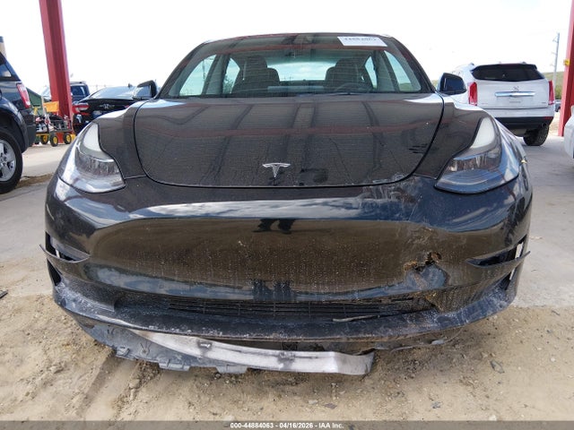 44884063 :رقم المزاد ، 5YJ3E1EA8MF095131 vin ، 2021 Tesla Model 3 مزاد بيع