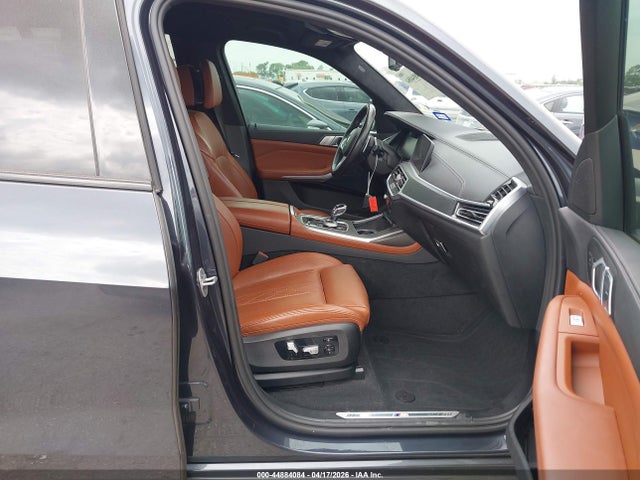 44884084 :رقم المزاد ، 5UXCW2C08N9K33855 vin ، 2022 Bmw X7 Xdrive40i مزاد بيع