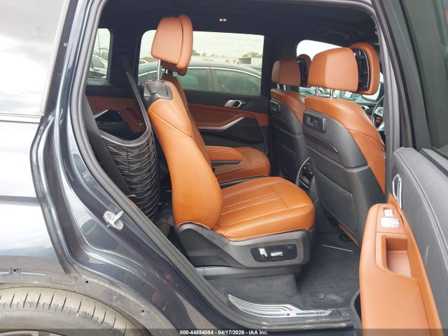 44884084 :رقم المزاد ، 5UXCW2C08N9K33855 vin ، 2022 Bmw X7 Xdrive40i مزاد بيع