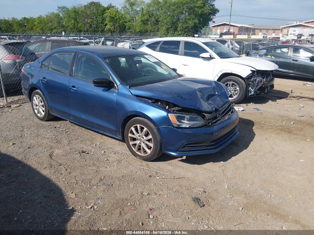 44884108 :رقم المزاد ، 3VWD17AJ0FM211183 vin ، 2015 Volkswagen Jetta 1.8t Se مزاد بيع