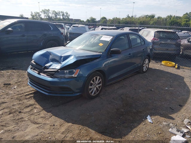 44884108 :رقم المزاد ، 3VWD17AJ0FM211183 vin ، 2015 Volkswagen Jetta 1.8t Se مزاد بيع