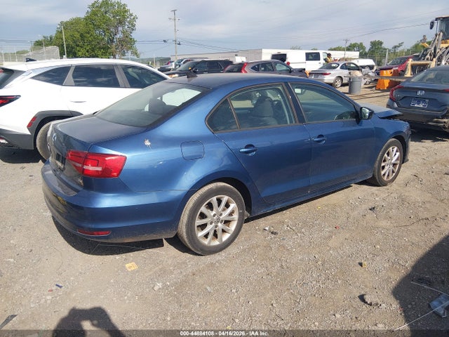 44884108 :رقم المزاد ، 3VWD17AJ0FM211183 vin ، 2015 Volkswagen Jetta 1.8t Se مزاد بيع