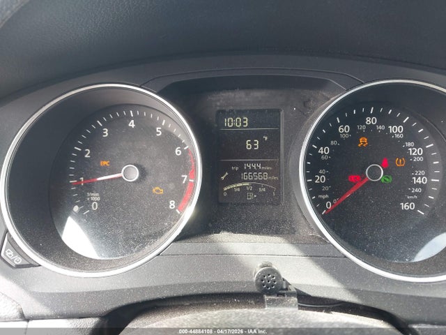 44884108 :رقم المزاد ، 3VWD17AJ0FM211183 vin ، 2015 Volkswagen Jetta 1.8t Se مزاد بيع