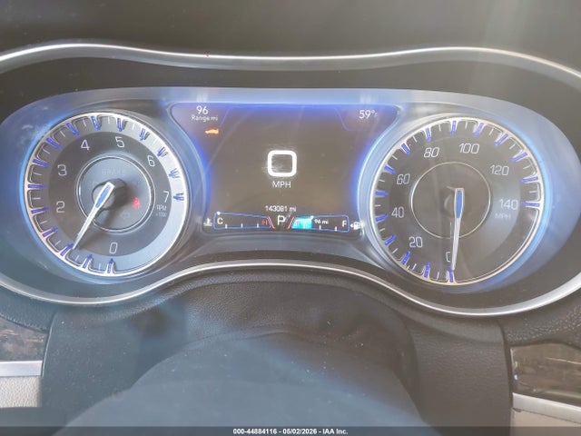 Продаж на аукціоні авто 2015 Chrysler 300c, vin: 2C3CCAEG0FH903760, номер лоту: 44884116