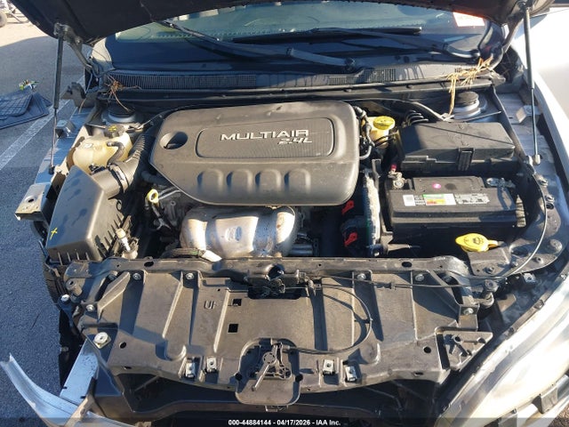 44884144 :رقم المزاد ، 1C3CCCAB7FN718571 vin ، 2015 Chrysler 200 Limited مزاد بيع