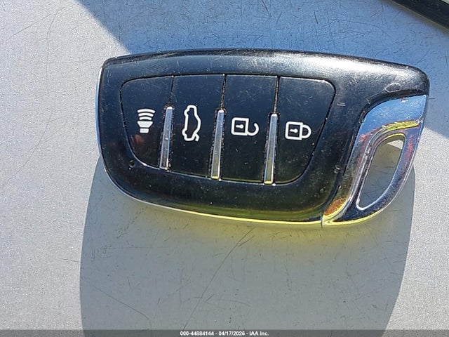 44884144 :رقم المزاد ، 1C3CCCAB7FN718571 vin ، 2015 Chrysler 200 Limited مزاد بيع