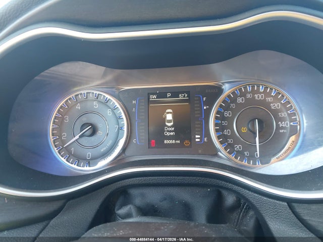 44884144 :رقم المزاد ، 1C3CCCAB7FN718571 vin ، 2015 Chrysler 200 Limited مزاد بيع