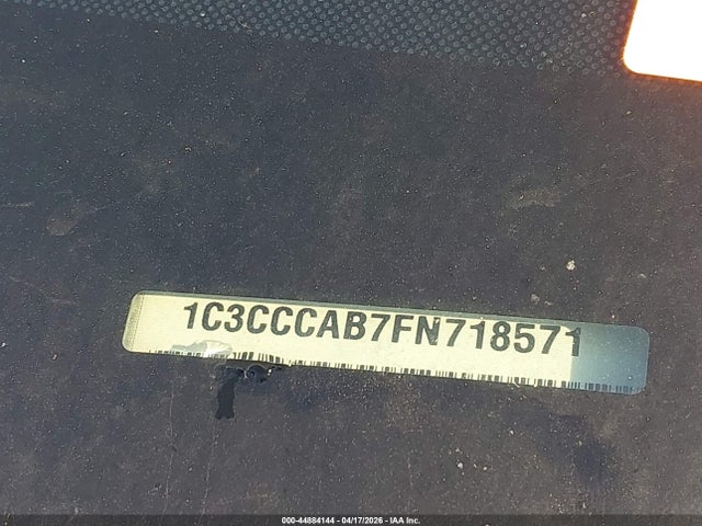 44884144 :رقم المزاد ، 1C3CCCAB7FN718571 vin ، 2015 Chrysler 200 Limited مزاد بيع