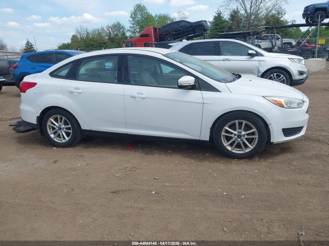 44884145 :رقم المزاد ، 1FADP3F27FL301904 vin ، 2015 Ford Focus Se مزاد بيع