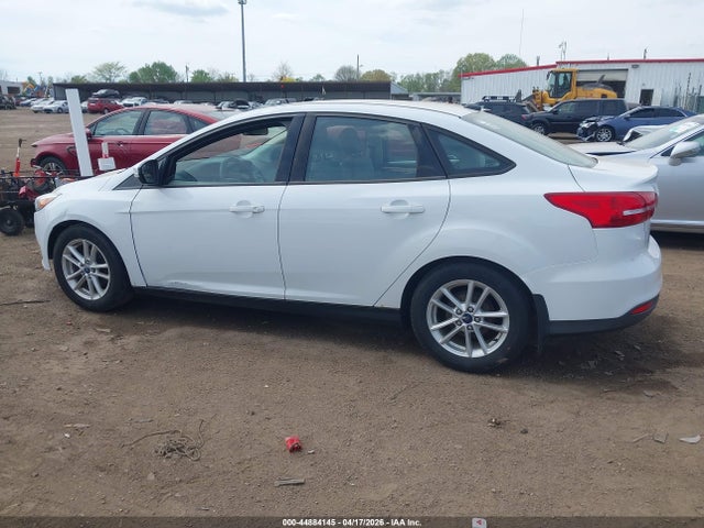 44884145 :رقم المزاد ، 1FADP3F27FL301904 vin ، 2015 Ford Focus Se مزاد بيع