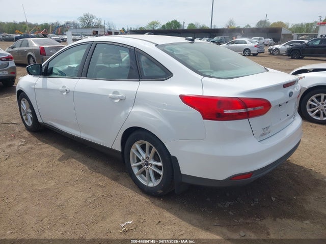44884145 :رقم المزاد ، 1FADP3F27FL301904 vin ، 2015 Ford Focus Se مزاد بيع