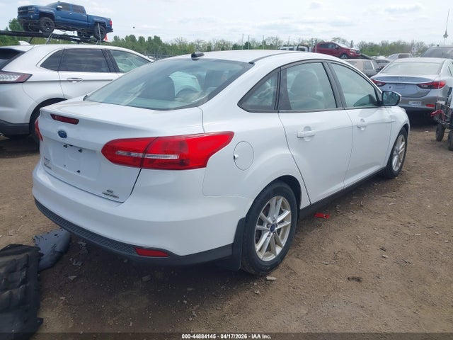 44884145 :رقم المزاد ، 1FADP3F27FL301904 vin ، 2015 Ford Focus Se مزاد بيع