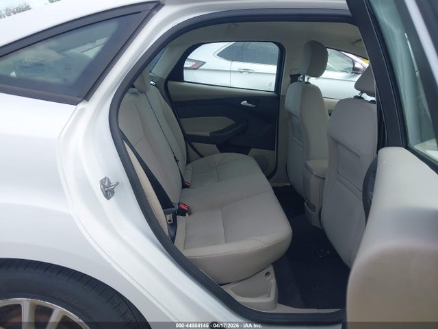 44884145 :رقم المزاد ، 1FADP3F27FL301904 vin ، 2015 Ford Focus Se مزاد بيع