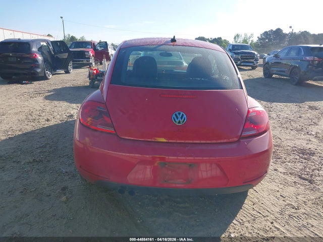 2014 Volkswagen Beetle 2.5l მანქანა იყიდება აუქციონზე, vin: 3VWJP7AT2EM608671, აუქციონის ნომერი: 44884161