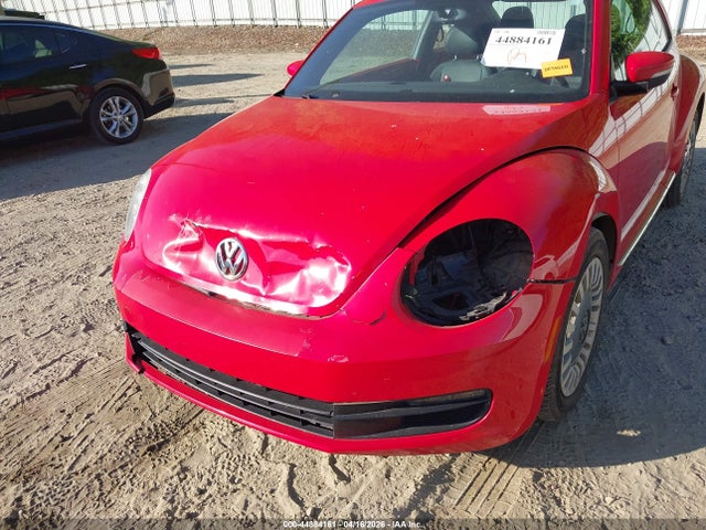 2014 Volkswagen Beetle 2.5l მანქანა იყიდება აუქციონზე, vin: 3VWJP7AT2EM608671, აუქციონის ნომერი: 44884161