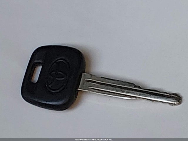 44884278 :رقم المزاد ، 2T1KR32E74C316953 vin ، 2004 Toyota Matrix Xr مزاد بيع