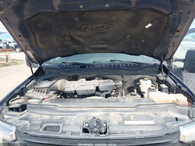 Ford F-350 Chassis Xl 2017 1FDRF3G62HED60477 Image 10
