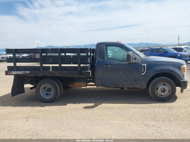 Ford F-350 Chassis Xl 2017 1FDRF3G62HED60477 Image 13