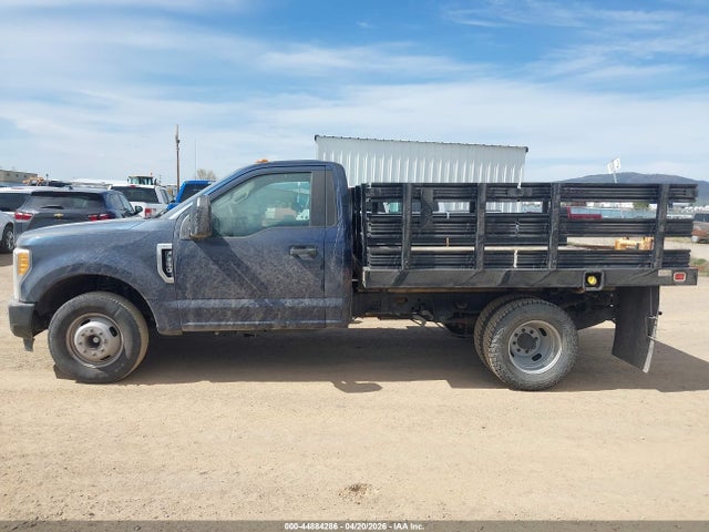 Ford F-350 Chassis Xl 2017 1FDRF3G62HED60477 Image 14