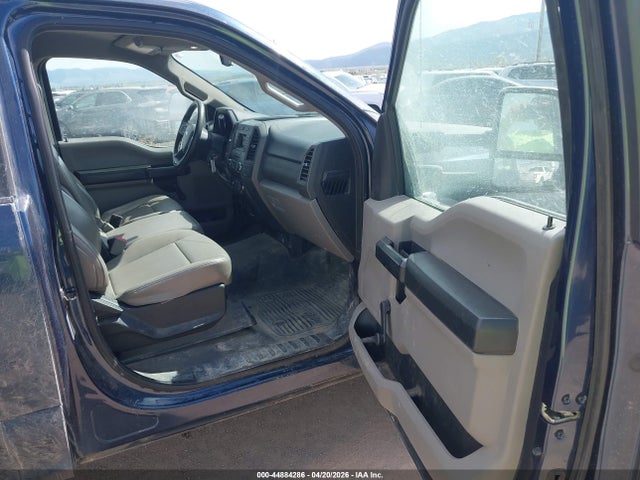 Ford F-350 Chassis Xl 2017 1FDRF3G62HED60477 Image 5