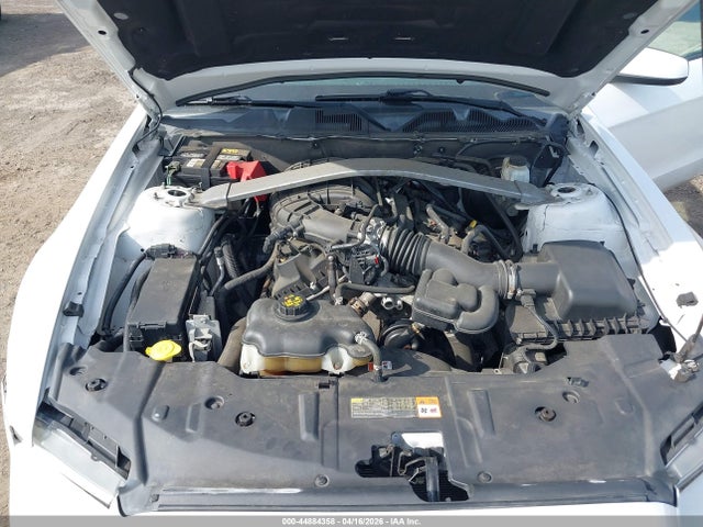 Продаж на аукціоні авто 2014 Ford Mustang V6 Premium, vin: 1ZVBP8EM3E5208251, номер лоту: 44884358