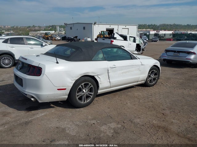 Продаж на аукціоні авто 2014 Ford Mustang V6 Premium, vin: 1ZVBP8EM3E5208251, номер лоту: 44884358