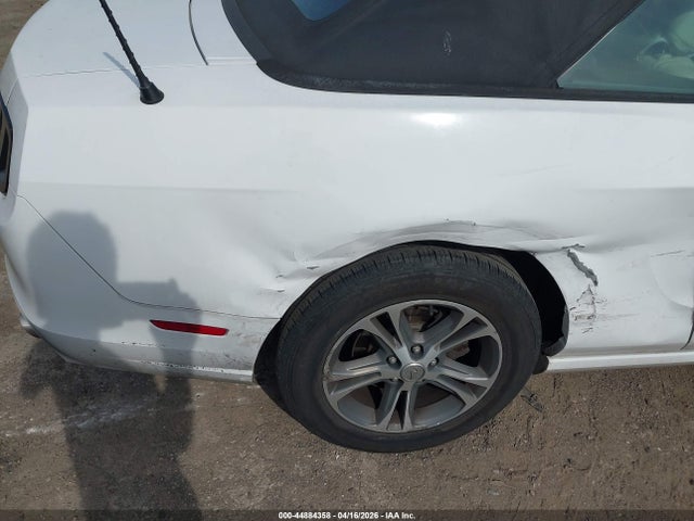 Продаж на аукціоні авто 2014 Ford Mustang V6 Premium, vin: 1ZVBP8EM3E5208251, номер лоту: 44884358