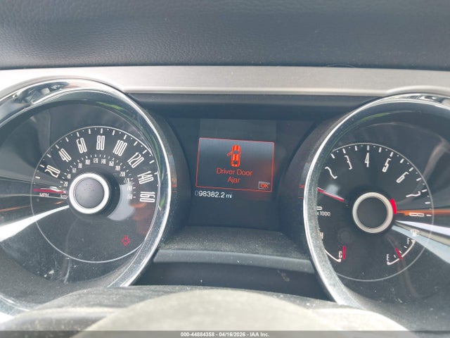 Продаж на аукціоні авто 2014 Ford Mustang V6 Premium, vin: 1ZVBP8EM3E5208251, номер лоту: 44884358