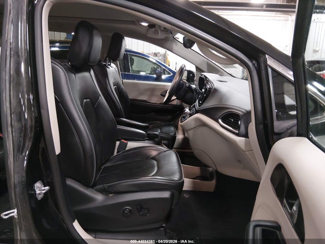 Продаж на аукціоні авто 2017 Chrysler Pacifica Limited, vin: 2C4RC1GG3HR661062, номер лоту: 44884361