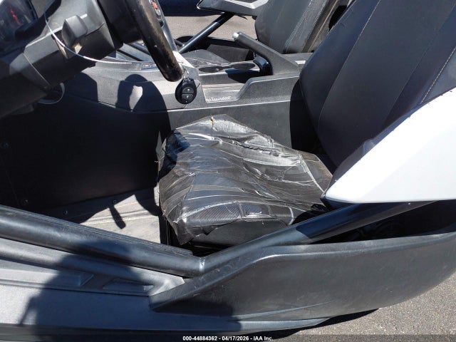 57XAAPHD0L8138572 Polaris Slingshot