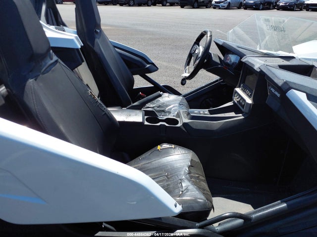 57XAAPHD0L8138572 Polaris Slingshot