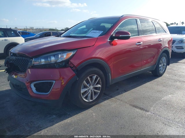 44884376 :رقم المزاد ، 5XYPG4A32HG277443 vin ، 2017 Kia Sorento 2.4l Lx مزاد بيع