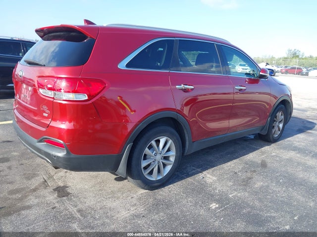 44884376 :رقم المزاد ، 5XYPG4A32HG277443 vin ، 2017 Kia Sorento 2.4l Lx مزاد بيع